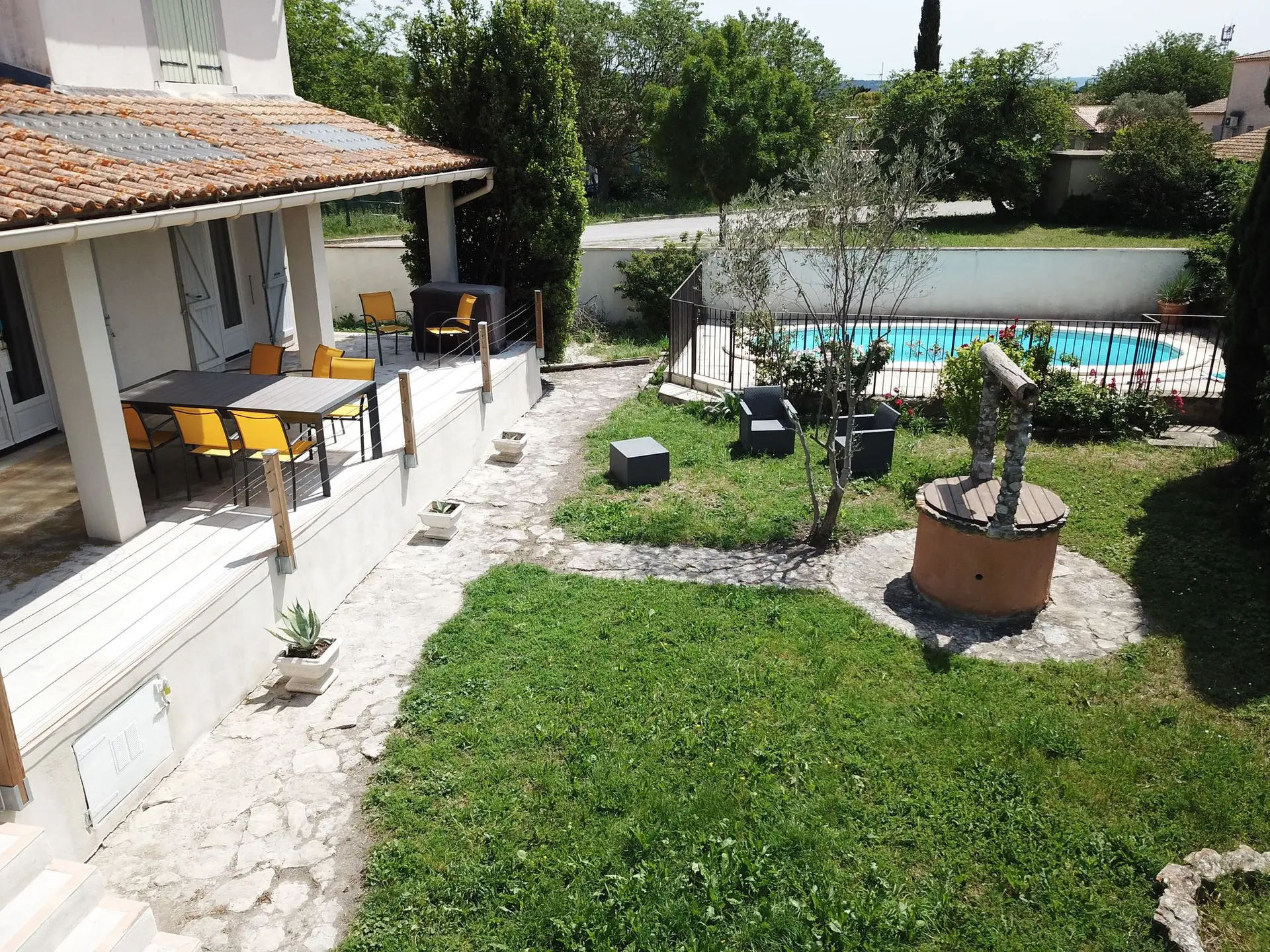 Le jardin et la piscine