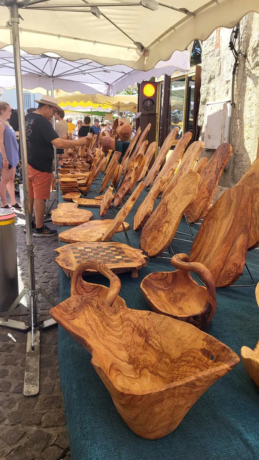 Des objets en bois d'olivier