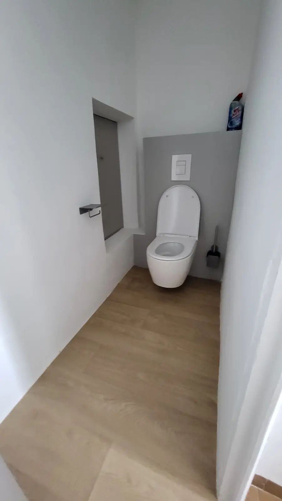 Des toilettes suspendues neuves